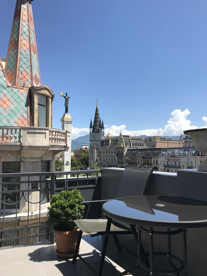 Cozy Studio On Europe Square バトゥーミ エクステリア 写真