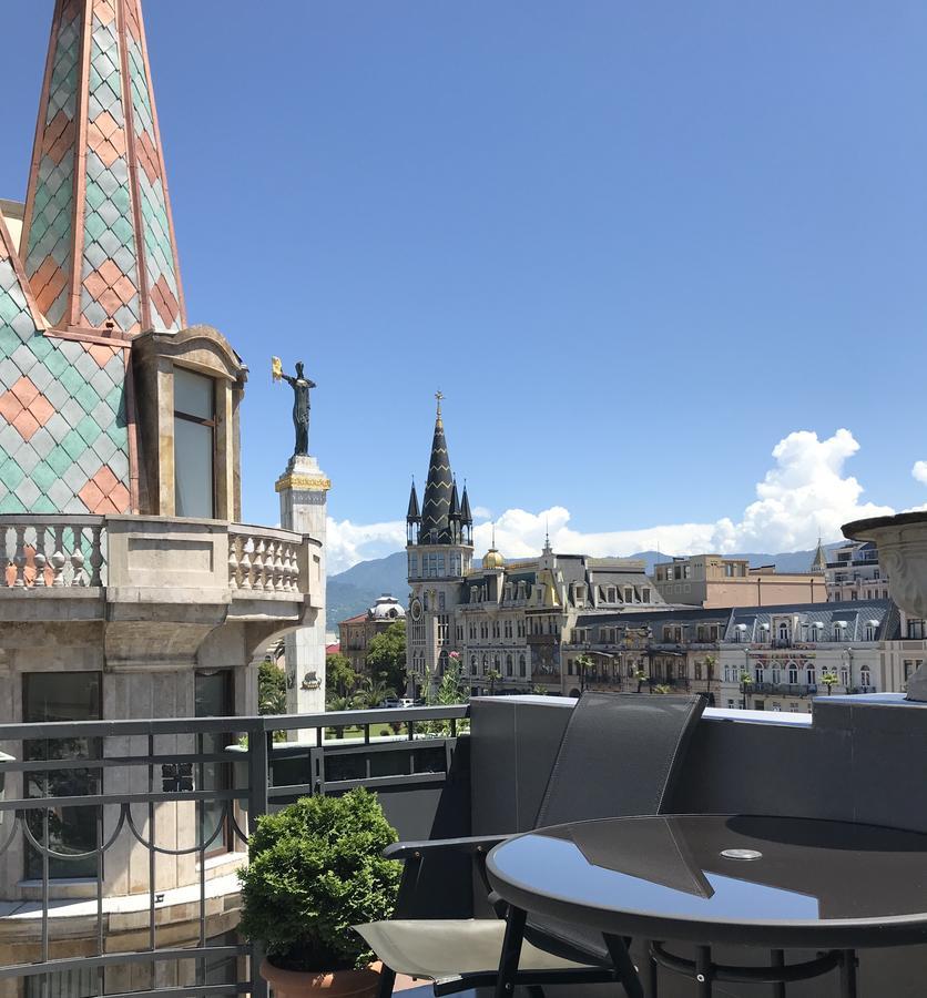 Cozy Studio On Europe Square バトゥーミ エクステリア 写真